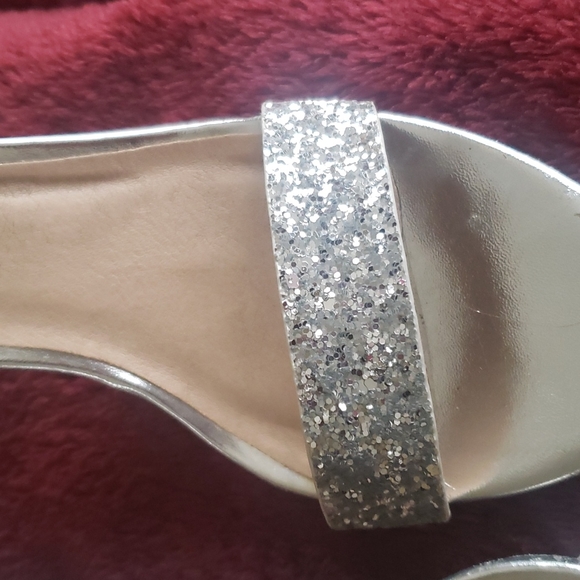 Shoes - Picture 2 of 4